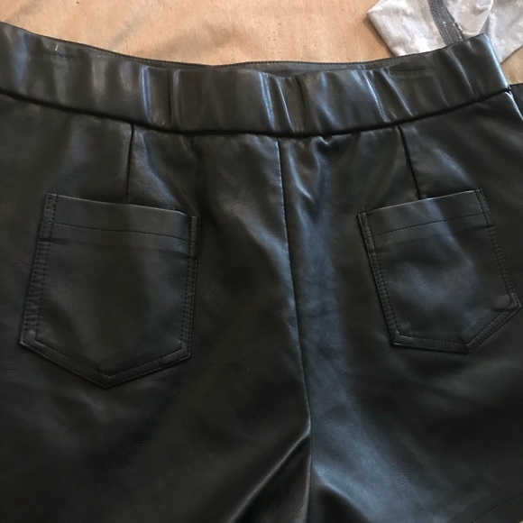 Ladies, Black Faux Leather, Shorts. Medium. - Picture 9 of 12